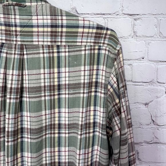 |•TOMMY HILFIGER•| Plaid Flannel Shirt Size Medium - Picture 5 of 9